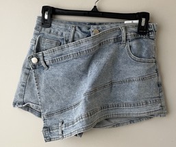 Blush Mark Women's Crossover Front Denim Shorts AC2 Light Blue Wash Small  - $12.86