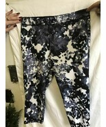 ADIDAS TECHFIT CAPRI TIGHTS BLACK FLORAL ASST SIZES - $27.41 CAD