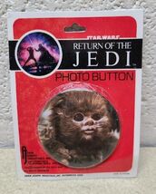 Vintage 1983 Star Wars Return of The Jedi Photo Button Pin Pinback Ewok ... - $9.89