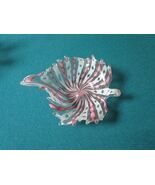 Crystal Venetian  Vanity Dish Leaf Shaped Pink And White Waved &amp; Roped D... - $1,915.38 MXN