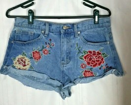 Forever 21 Women&#39;s Shorts Size 28 Cut Off Jeans Embroidered Roses Daisy ... - £14.72 GBP