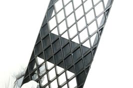 2006-2008 BMW 750i 750Li E66 FRONT RIGHT PASSENGER BUMPER LOWER GRILLE P8532 image 9