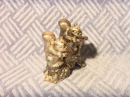 PLASTIC SILVER COLOR SQUIRRELS SALT &amp; PEPPER SHAKERS w STAND VINTAGE UNUSED - $14.80