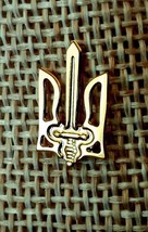 Ukrainian Lapel Pin Gold symbol Tryzub Trident Ukrainian coat of arms Gift 0,6&quot; - £12.23 GBP