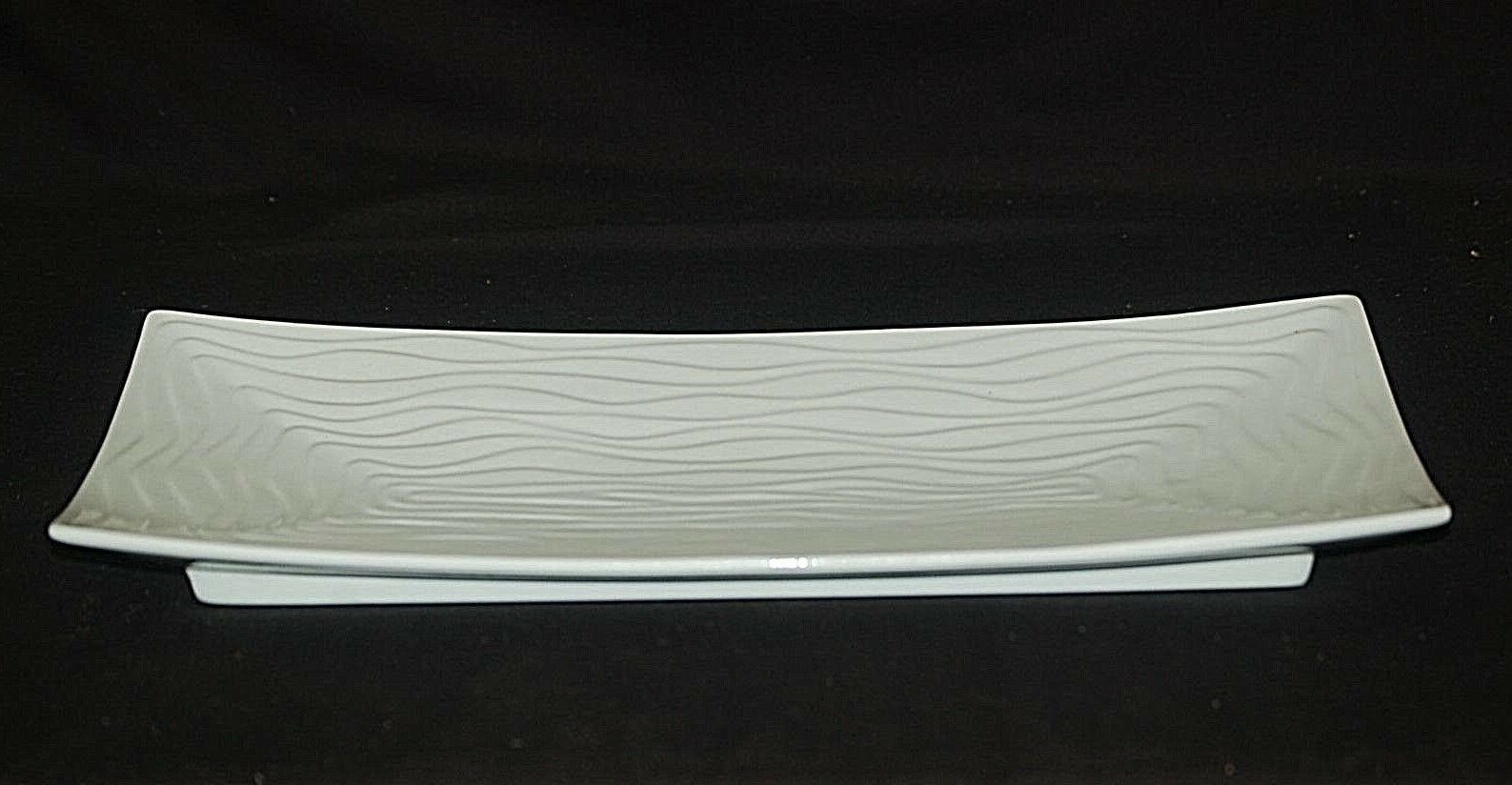 Classic Style Imperial Wavy White Ceramic Serving Platter Tray Centerpie... - $36.62