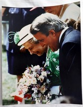 Original Color Photo Queen Elizabeth &amp; Brian Mulroney 10&quot; x 8&quot; c1990 - £14.94 GBP
