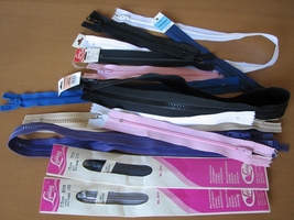 13 Zippers, Various Colours Sizes - Closed or Open - Wallets, Clothing, ... - $10.96