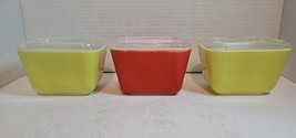 Vintage Pyrex Refrigerator Dishes 501 B 1 1/2 Cup 1 Red 2 Yellow All With Lids - £38.52 GBP