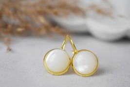 Mother of pearl earrings dangle, Gold and shell pearl earrings, 10mm Lever back  - £26.29 GBP