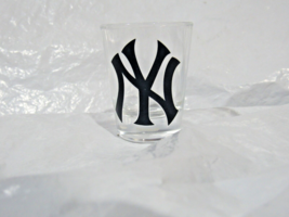 MLB New York Yankees 1 Image Standard 2 oz Shot Glass by The Memory Company - £12.76 GBP