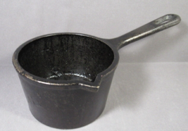 Cast Iron Melting Pot Lodge with Spout Cooking BBQ Camping 4&quot; x 2.5&quot; READ - $29.77