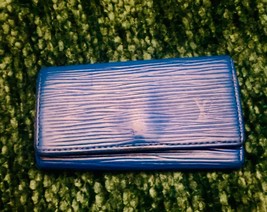 Beautiful vintage Louis Vuitton cobalt blue Leather key holder - $113.14