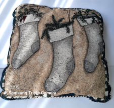 VTG Tapestry Christmas Holiday Throw Pillow Accent Throw Cushion Stockings Gift - £23.63 GBP