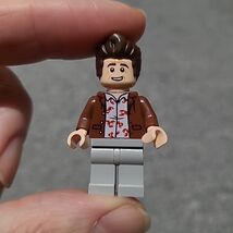 Seinfeld LEGO Ideas Minifigure 21328 Cosmo Kramer RETIRED HTF  - $15.08