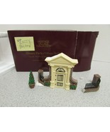 DEPT 56 53554 DISNEY PARKS OLDE WORLD ANTIQUES GATE  AS IS L151 - $8.98