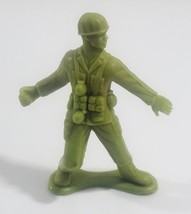 4 inch Green Army Man Grenade Thrower - $40.77 MXN