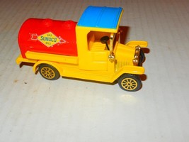 VINTAGE PLASTIC - EARLY SUNOCO GAS /  OIL TRUCK - GOOD-  J81 - £2.92 GBP