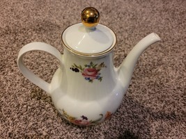 Vintage 1777 Henneberg Porzellan Tea Pot With Lid - £25.92 GBP