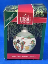 1991 Hallmark BETSY CLARK Home for Christmas, Christmas Ornament - $210.44 MXN