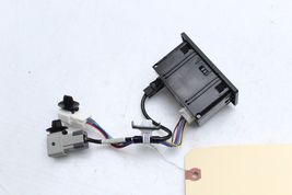 17-20 INFINITI Q60 USB AUX PORT E4010 image 8