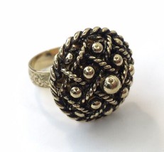 Signed VANDA USA Signed Gold Tone Snuff Ring Poison Perfume Ring Vintage - £21.14 GBP