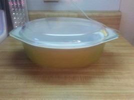 Vintage Pyrex casserole dish - £22.50 GBP