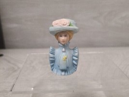 Vintage 1982 Avon Lady Thimble Blue - £4.02 GBP