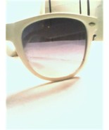 White  Rimmed Malibu Sunglasses, get the most bang for your buck with these Ray - £4.51 GBP