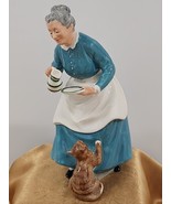 Royal Doulton Le Favourite Figurine HN2249 Vintage 1959 Woman Feeding Cat - $164.96 CAD