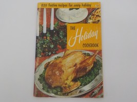 The Holiday Cookbook Culinary Arts Institute 68 Pages White Velvet Frosting Guc - £7.98 GBP