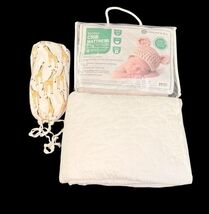 Crib Mattress Protectors &amp; Burt’s Bees Giraffe Fitted Sheet Lot 52x28 – ... - $633.11 MXN