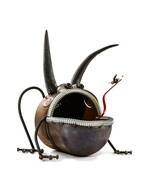 Sugarpost Bullfrog with Plug Bug Welded Metal Art - 20" Tall - €255,76 EUR Sugarpost Bullfrog with Plug Bug Welded Metal Art - 20" Tall - €255,76 EUR