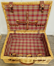 Picnic Basket Picnic Case - Cloth Lined - Full Size Wicker Rattan - Serves 4 - £112.17 GBP