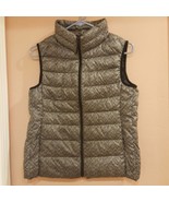 Uniqlo Women&#39;s Lightweight Down Gray Vest - $699.15 MXN