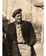 6 1/2 x 4 1/4    VINTAGE PHOTOGRAPH   Circa 1946  Handsome Man on the fa... - €4,33 EUR