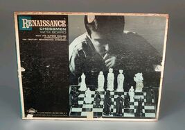 Vintage 1959  Renaissance Chessmen with Board  ES Lowe Felted Chess Set - $921.74 MXN