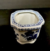 Bombay ~ Blue And White Chinoiserie ~ Square 3 3/4&quot;  Footed Cachepot Planter - $14.85