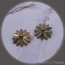 Clip On Earrings Signed Sarah Coventry Cov Gold Tone Flower • Vintage Jewelry - £6.93 GBP