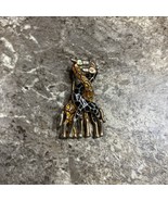 Brooch Pin Gold Tone Giraffe Couple intertwining or hugging Gift - $13.67 CAD