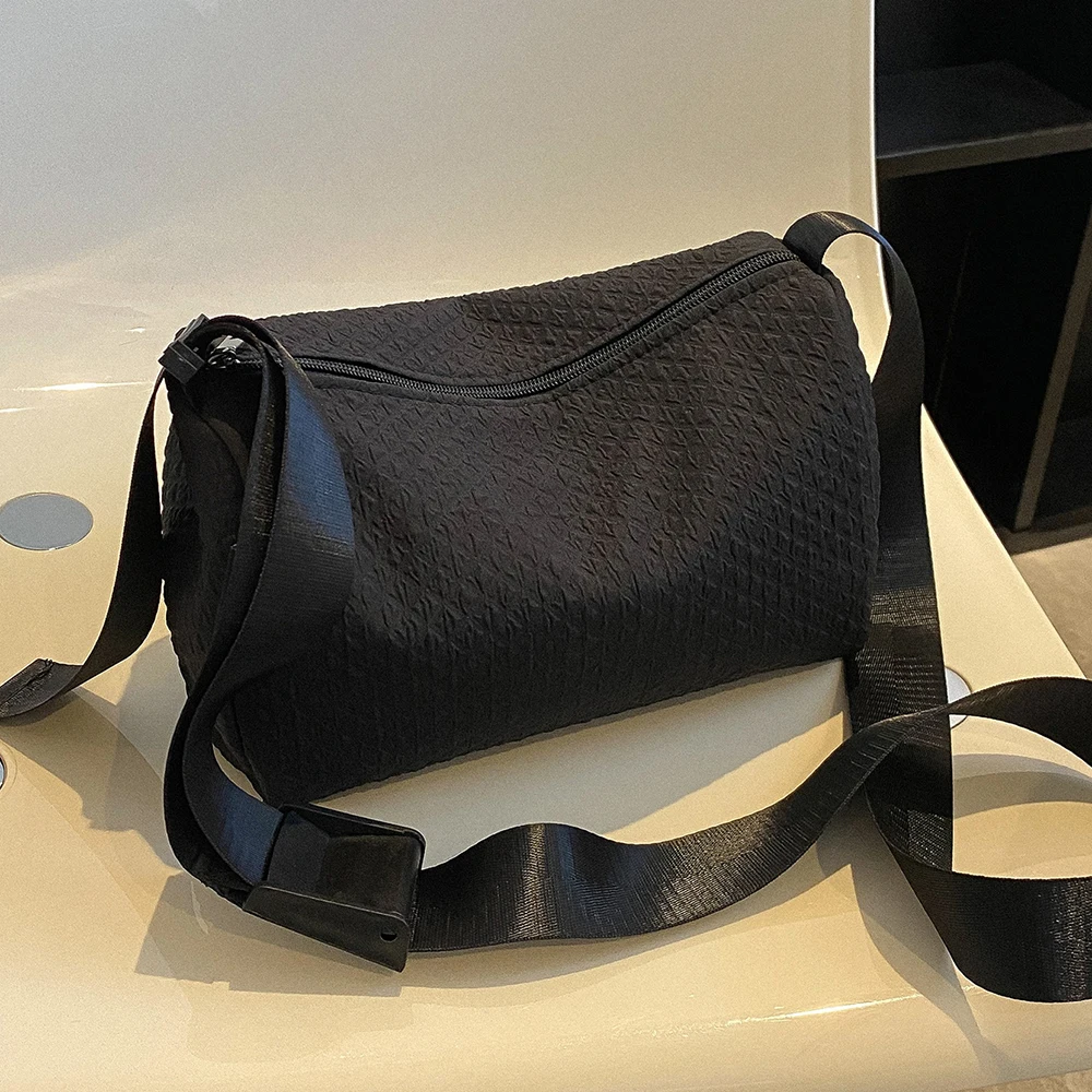Pillow-shaped Shoulder Bag Women Large-Capacity Soft Cloth Handbags Simp... - £13.29 GBP