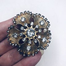 Vintage Kramer Flower Brooch Rhinestones Gold Tone - £18.52 GBP