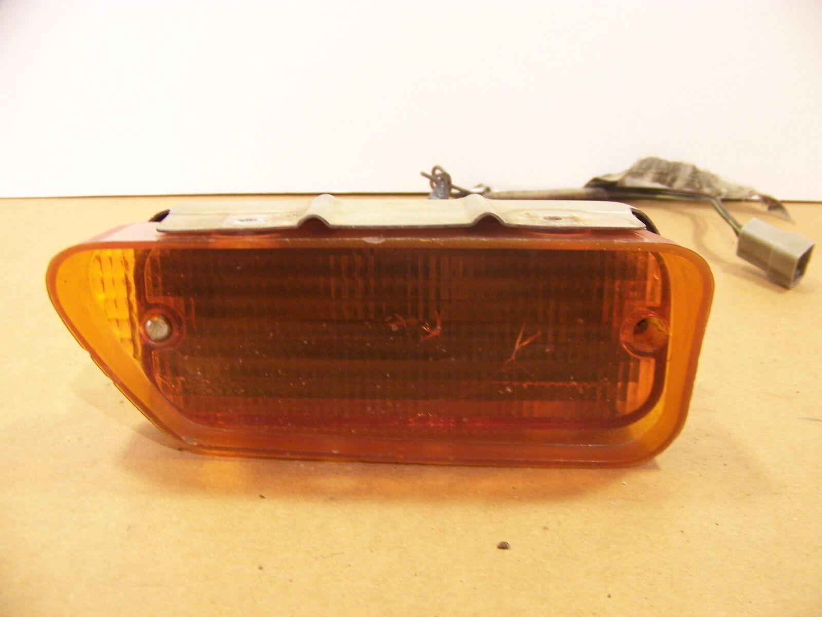 1974 PLYMOUTH SATELLITE 4 DR AMBER FRONT TURN SIGNAL LENS &amp; HOUSING ASSY... - $45.00