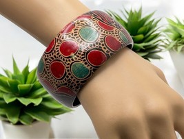 Vintage Chunky Bangle Wide Bracelet Tribal Design Boho 80s Flowers - $18.49