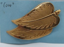 Vintage Signed Coro Double Etched Leaf Gold Tone Pin Brooch - £15.78 GBP