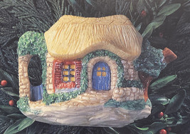 New Hallmark Ornament 1995 Cozy Cottage Teapot - Invitation to Tea - #QK... - $18.69