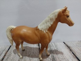 Vintage Breyer Arabian Matte Palomino Toy Collectible Horse - $18.46
