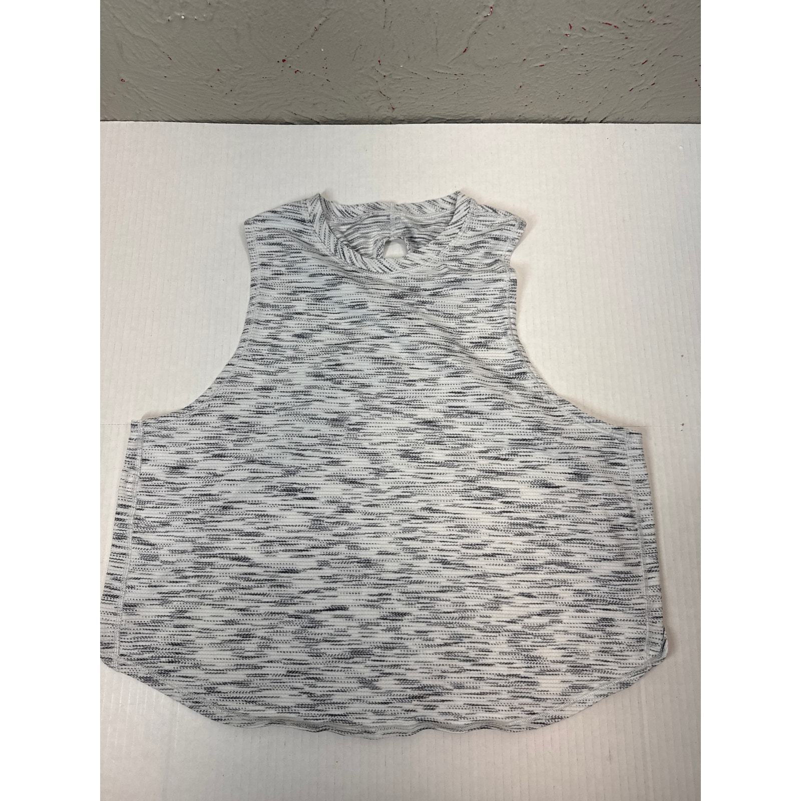 Lululemon Womens Fast as Light Tank Tulip Hem Back Training Running Size 6 - $19.95