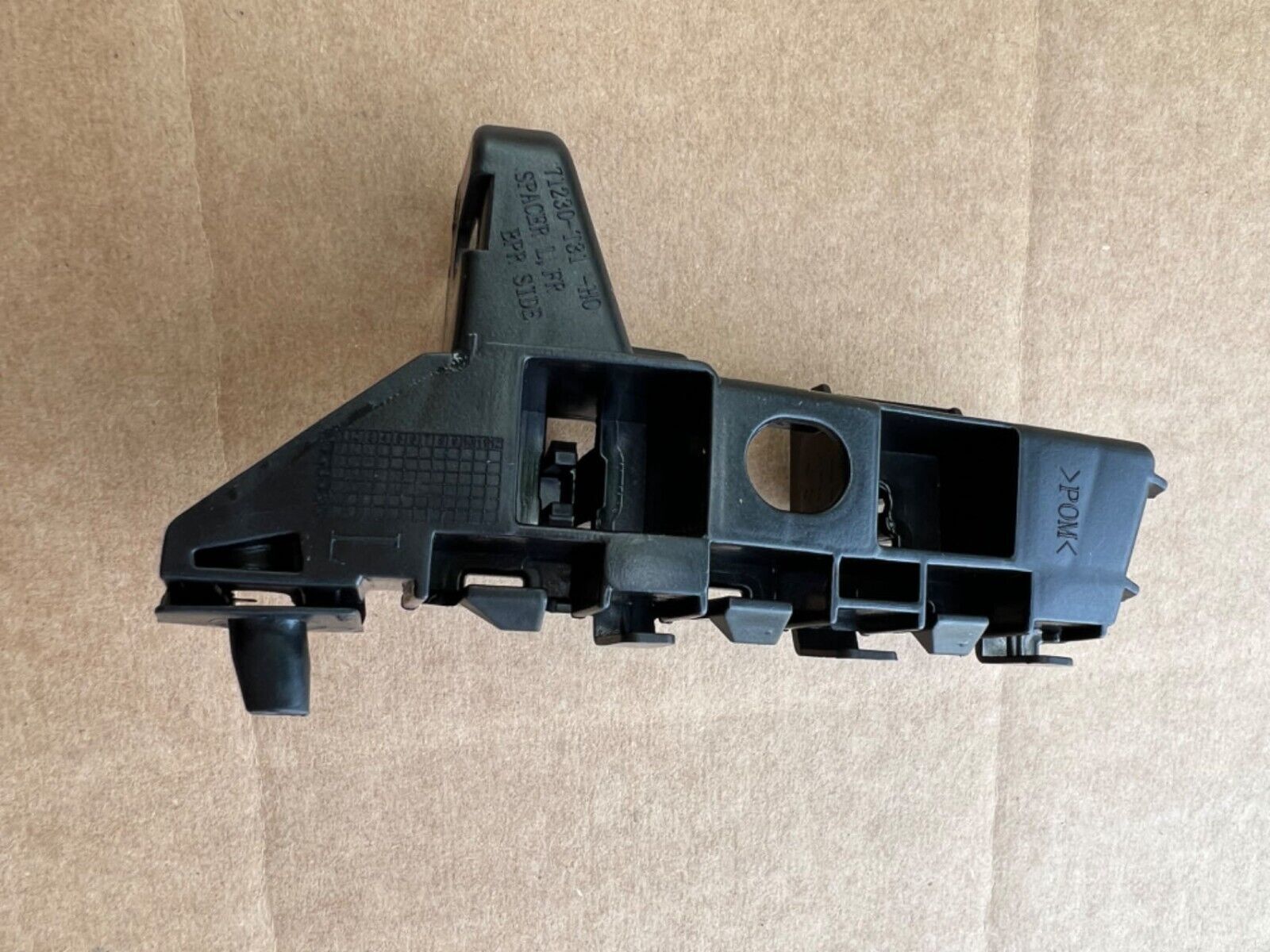 NEW FOR CIVIC 2022 2023 FRONT BUMPER OUTER RETAINER LEFT SIDE 71280T20A01 - $10.39