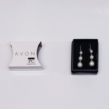 Avon President&#39;s Club Pearlesque Rhinestone Earrings Dangle Leverback Silvertone - £11.56 GBP