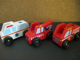 Melissa and Doug Emergency Vehicles Set of 3 Ambulance, Fire Truck, Wrecker - £6.77 GBP